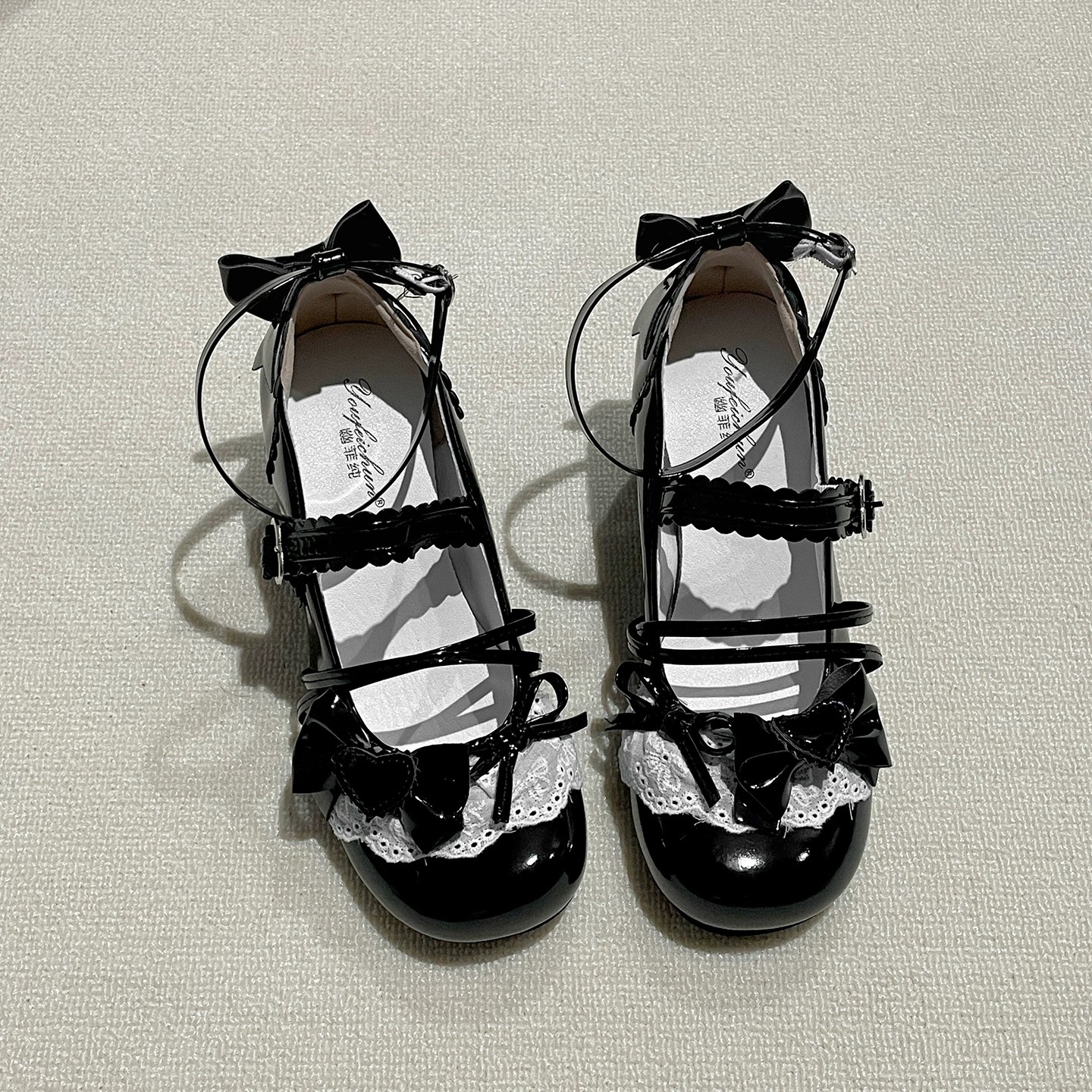 H120-Freeters愛心蝴蝶結蕾絲皮跟鞋 底高5.5cm_c450ac9bde5dca5d95dce0545c60d1a1.jpeg
