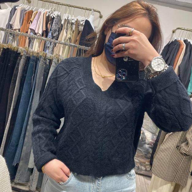 【現貨】V領麻花短衣BA1808D06