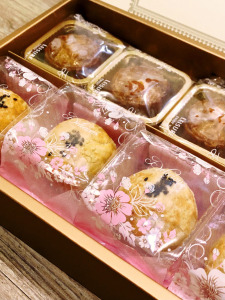 (蛋黃酥拼台式《輕》月餅 )-綜合月餅禮盒