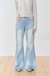 暈白窄版微喇牛仔褲