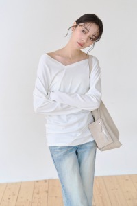 斜領露肩長袖上衣