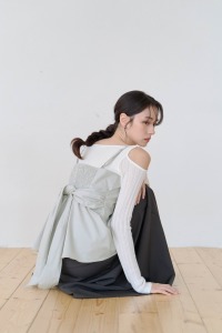 (預)挺版車線寬摺綁帶背心