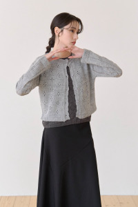 花邊簍空排釦針織衫