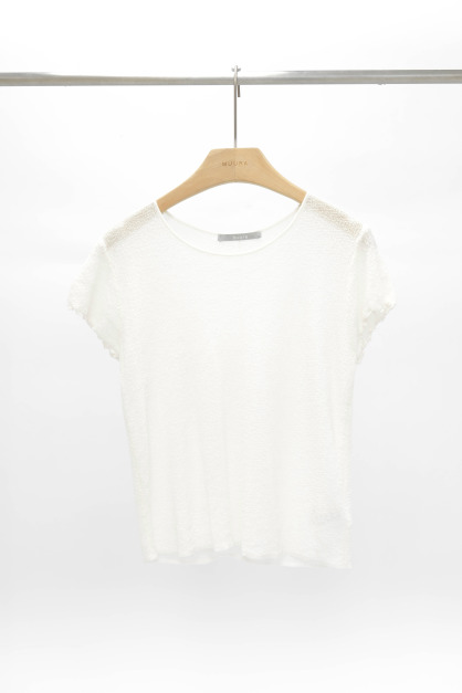 細紋透肌感捲邊袖上衣