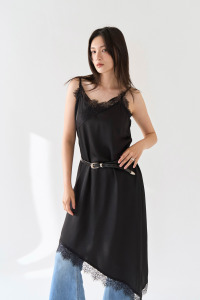 (預)蕾絲拼接長斜擺背心