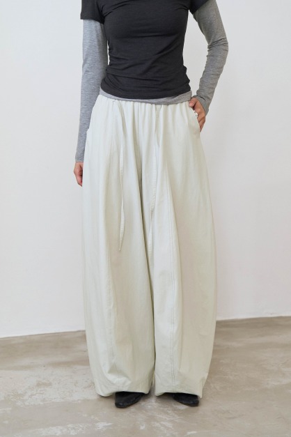 空氣感打褶繭型褲