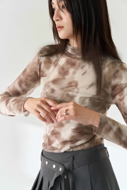 暈染紋透肌網紗上衣