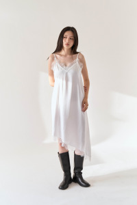 (預)蕾絲拼接長斜擺背心