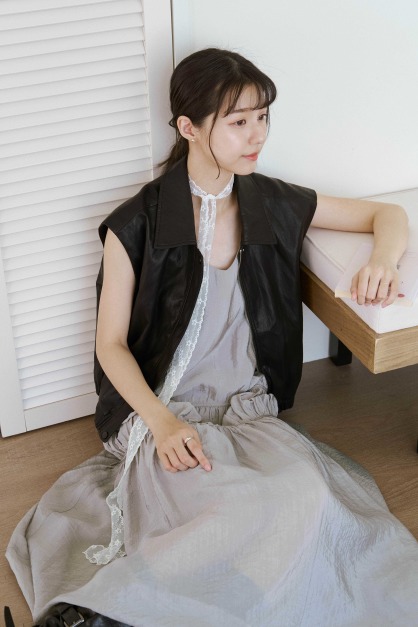 光澤皮革拉鍊背心