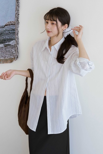 含花邊髮圈直條紋襯衫