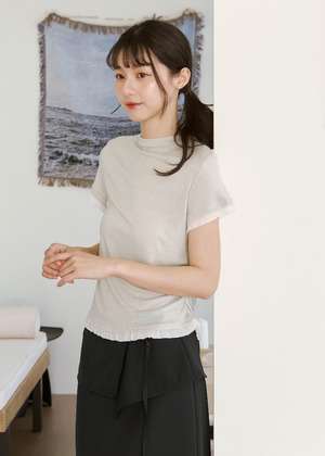 百褶拼接微領柔膚上衣