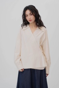交疊斜釦開襟襯衫