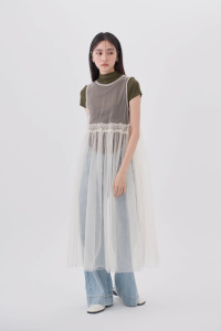 壓摺透紗外罩洋裝