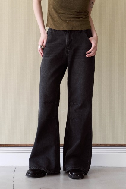 橫剪接線微喇牛仔褲