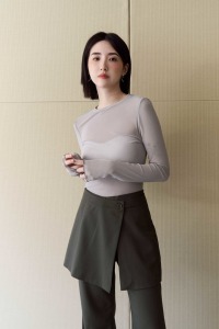 彈性網紗木耳邊上衣