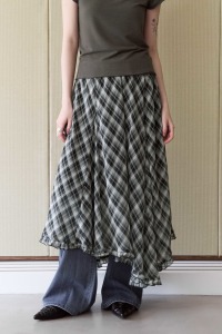 不規則裙擺格紋中裙