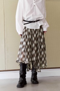 不規則裙擺格紋中裙