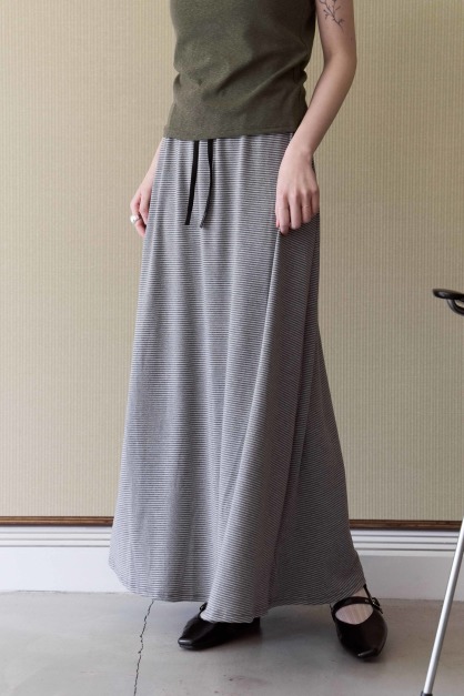 細橫條抽繩長裙