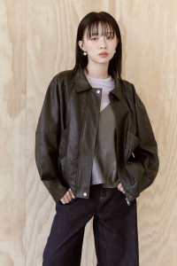 壓紋斜口袋軟皮革外套