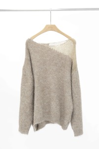 (預)單邊透肌造型寬鬆毛衣