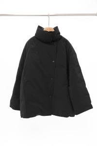 90%羽絨斜釦磁吸領外套