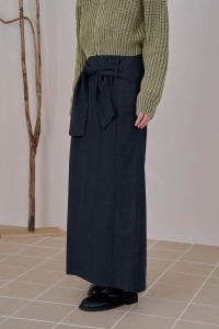 寬綁結挺版直筒裙