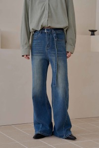 皮帶直刷紋微喇牛仔褲