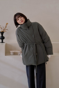 90%羽絨斜釦磁吸領外套