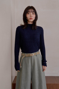 (預)雜點坑紋微領針織衣