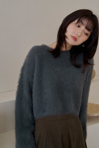 (預)貂毛絨感短版毛衣