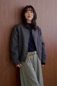 壓褶圓領毛呢外套