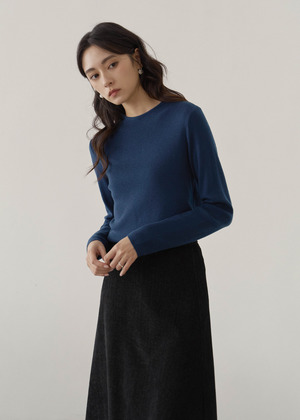 柔感細織微領針織衣