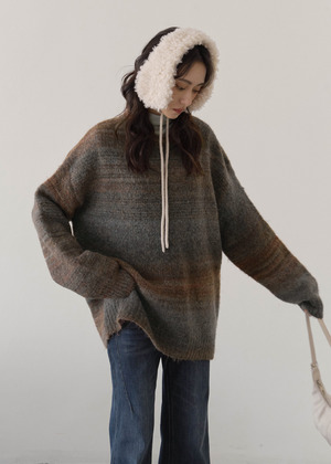 (預)漸層感寬鬆圓領毛衣