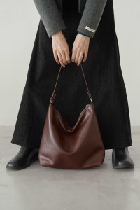 (預)紋理軟皮革肩背方包