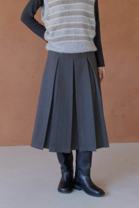 (預)寬摺紋五分西裝裙