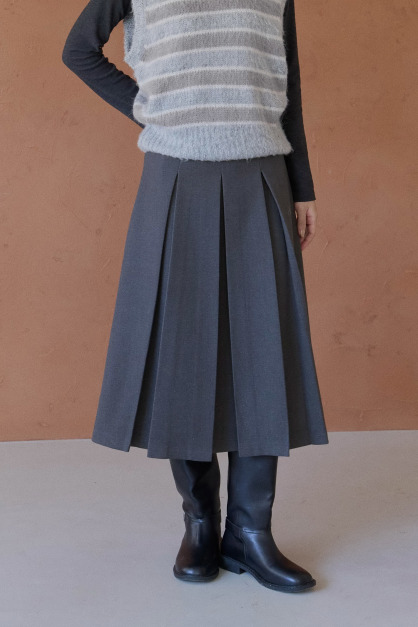 寬摺紋五分西裝裙