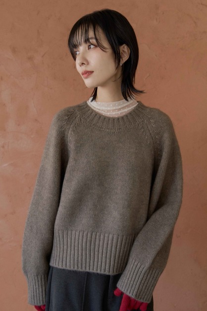 澎袖落肩微短版毛衣