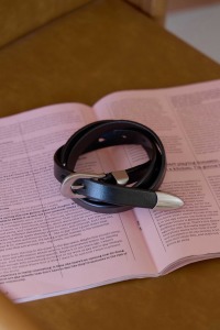 (預)弧型銀釦牛皮皮帶