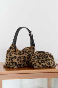 (預)毛絨豹紋肩背小包