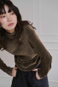 (預)光澤絨面抓摺立領上衣