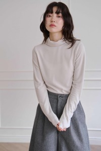 開衩翻領柔棉長袖上衣