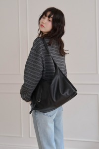 (預)斜拉鏈壓紋肩背方包