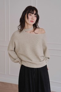 (預)斜肩套頸細格織紋毛衣