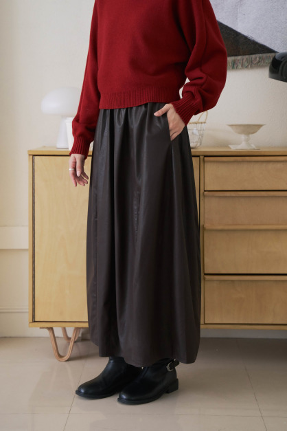 摺紋感鬆緊皮革長裙