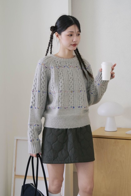 彩色編織麻花短毛衣