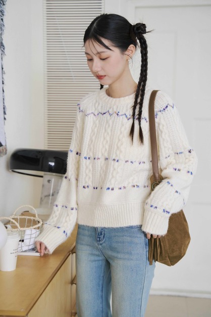 彩色編織麻花短毛衣