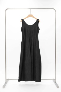 細紋花苞U領洋裝