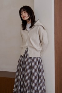 (預)大領片拉鍊厚針織衣