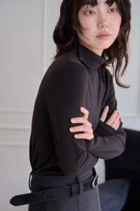 開衩翻領柔棉長袖上衣