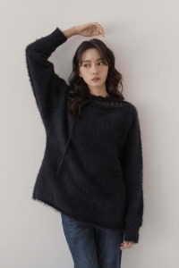 貂毛絨感領繫帶寬鬆毛衣